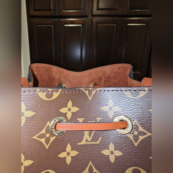 Louis Vuitton LV Canvas Neo Noe Caramel - gently used and priced to sell - Picture 16 of 16